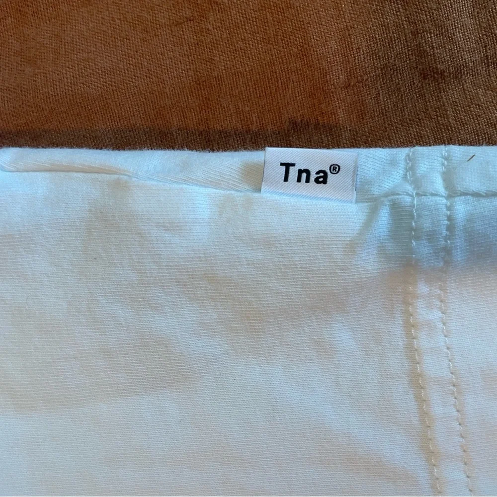 Aritzia TNA Soft Feels Kit T-Shirt - Picture 4 of 7